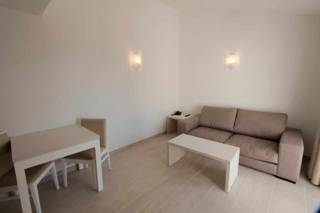 Sagitario Menorca Mar Adults Only Aparthotel Cala'N Bosch  Habitación foto